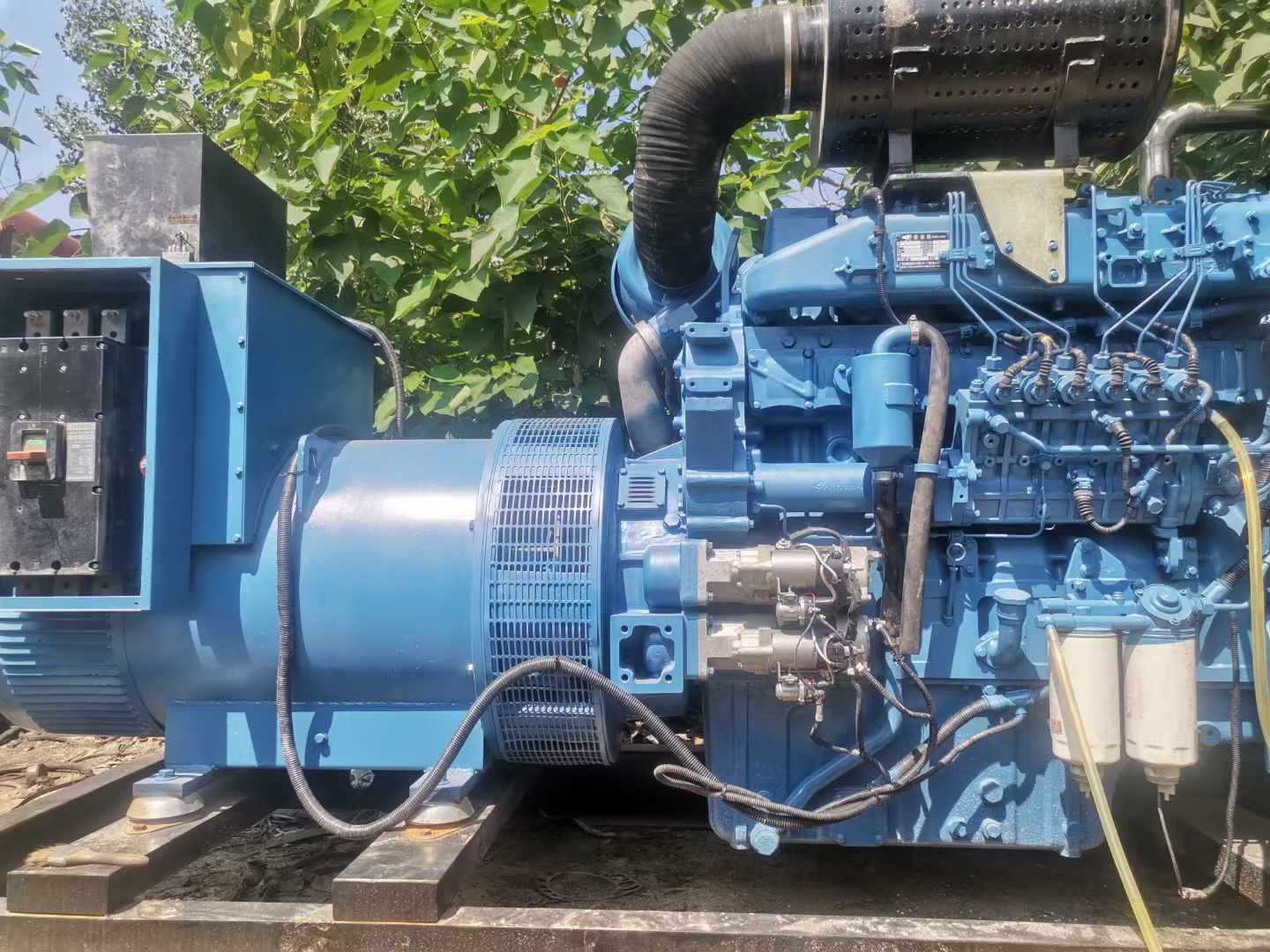 松北详细说明降低 800kW 柴油发电机输出电流波动的方法